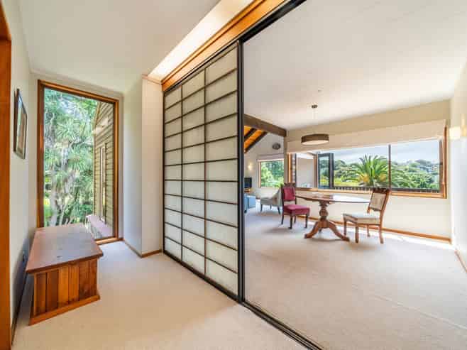 13 Bayview Road, Paremata