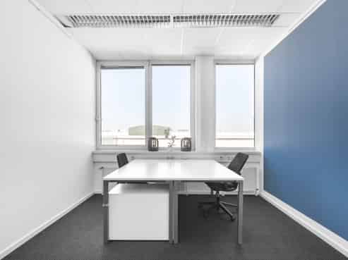 Office space for 2 persons in HQ 236 Broadway Ave.