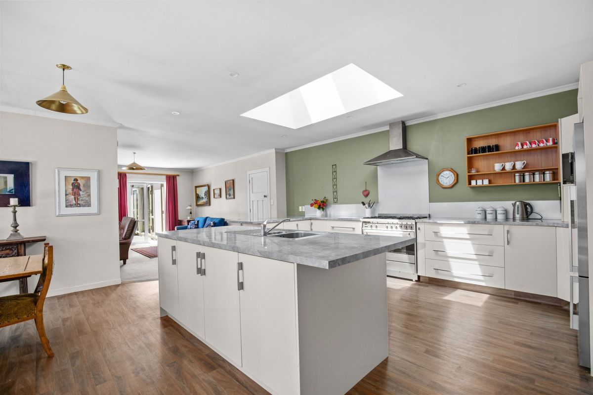 A Rare Blend of Land, Lifestyle and Opportunity - Widok 5
