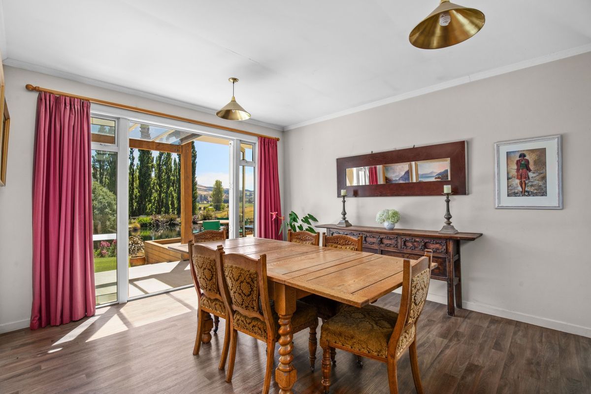 A Rare Blend of Land, Lifestyle and Opportunity - Więcej