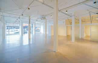 Big Space & Affordable Showroom