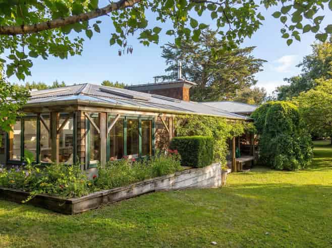 42 Kuratawhiti Street, Greytown