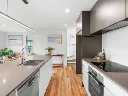 2/525 Madras Street, Saint Albans