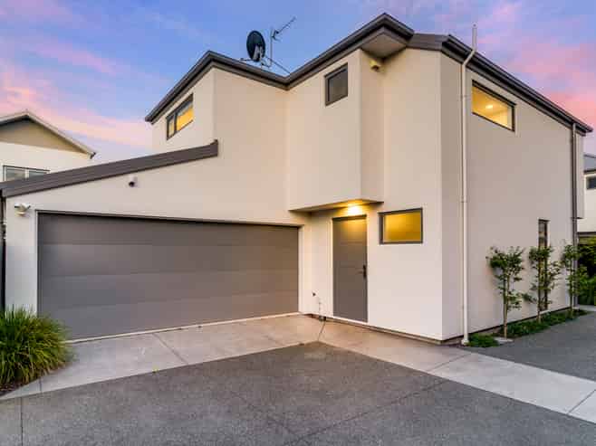 2/525 Madras Street, Saint Albans