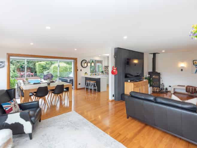 477 Avonhead Road, Avonhead