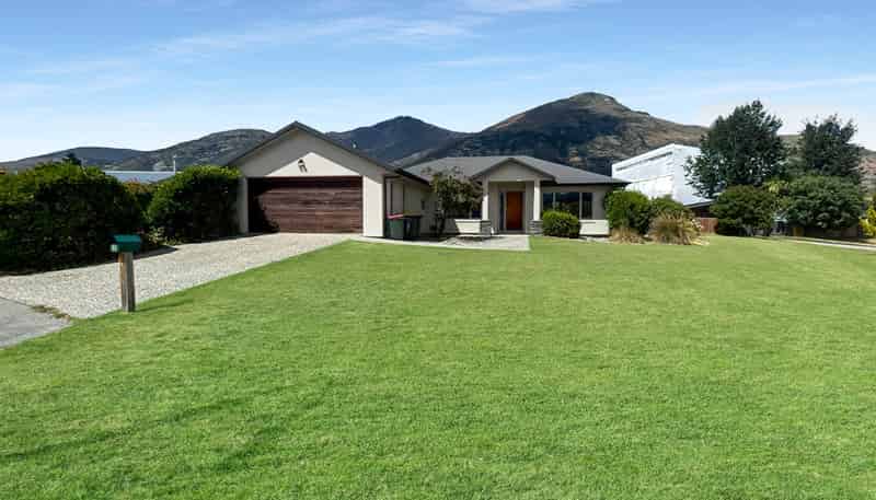 2 Mystery Grove, Lake Hayes Estate