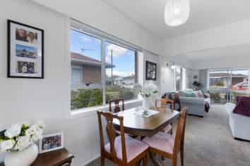 1/6 Webster Street, Westown