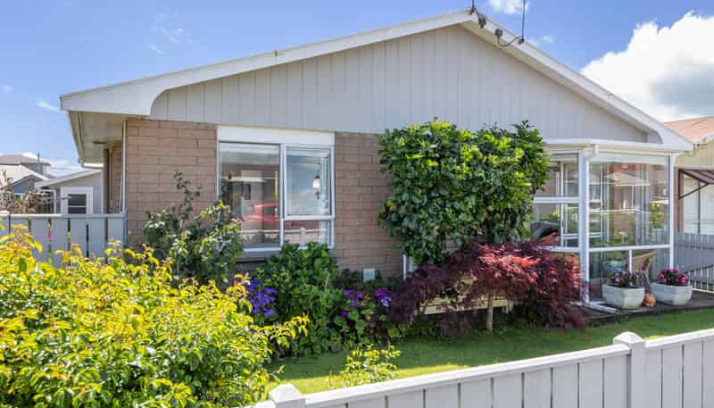 1/6 Webster Street, Westown