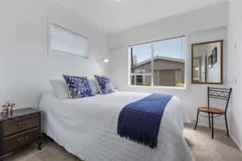 1/6 Webster Street, Westown