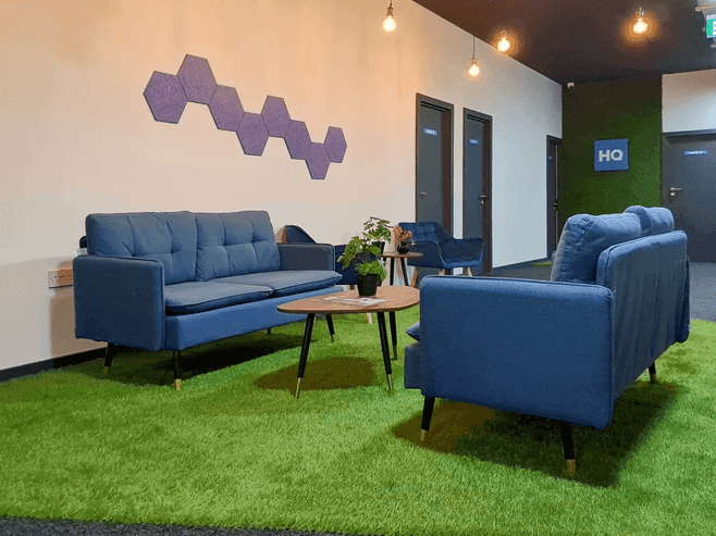 Office space for 4 persons in HQ 236 Broadway Ave.