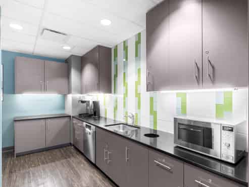 Office space for 4 persons in HQ 236 Broadway Ave.