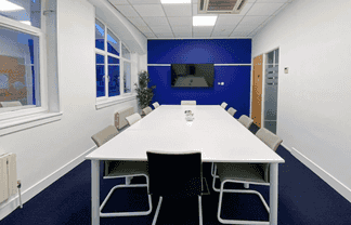 Office space for 10 persons in HQ 236 Broadway Av.