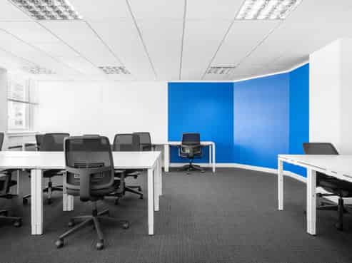 Office space for 15 persons in HQ 236 Broadway Av.