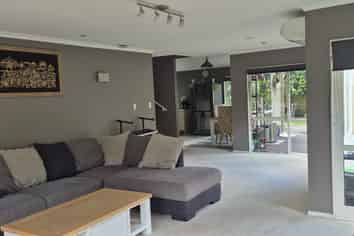 4 Pilsdon Place, New Lynn