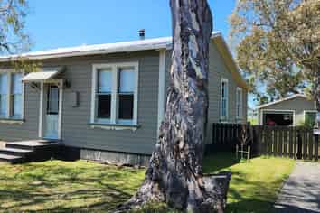 44 Oak Street, Masterton