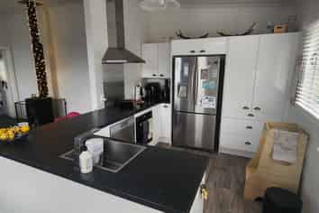 44 Oak Street, Masterton