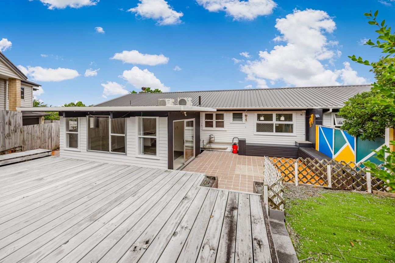 Versatile Family Living with Home Office Potential - Widok 4