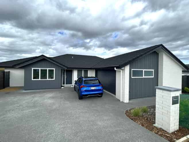 6 Panui Avenue, Helensville