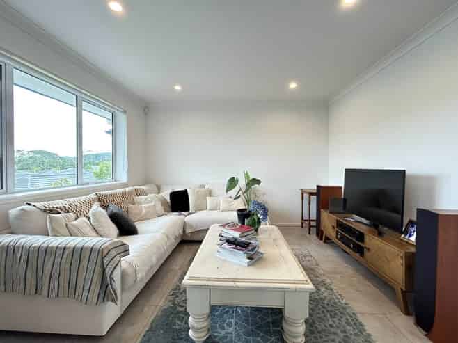 6 Panui Avenue, Helensville