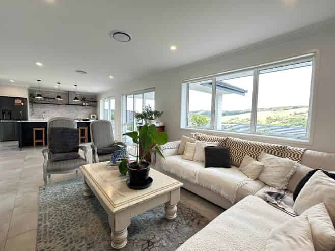 6 Panui Avenue, Helensville