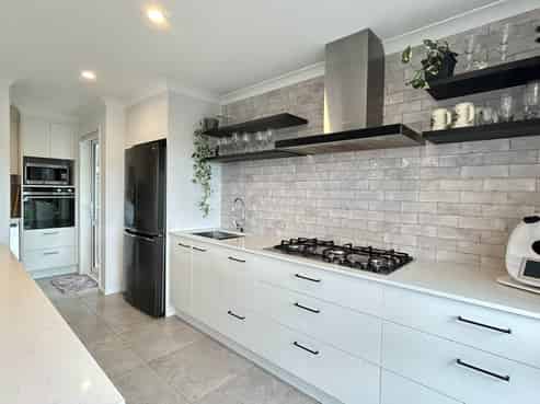 6 Panui Avenue, Helensville