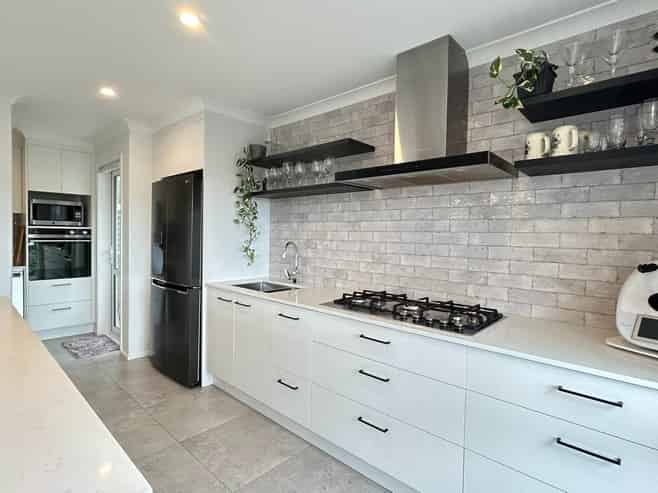 6 Panui Avenue, Helensville