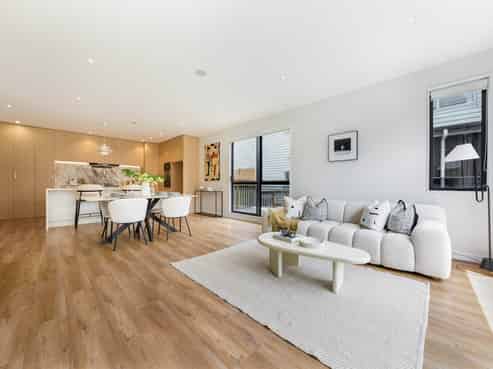 16 Windlass Street, Long Bay