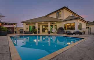 6 Banksia Grove, Milson