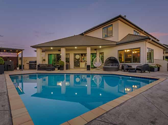 6 Banksia Grove, Milson