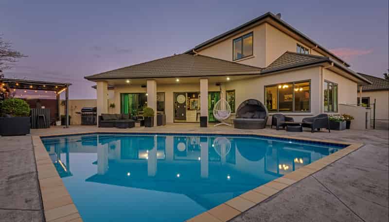 6 Banksia Grove, Milson