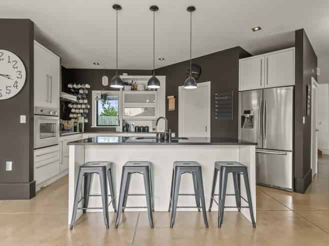 6 Banksia Grove, Milson