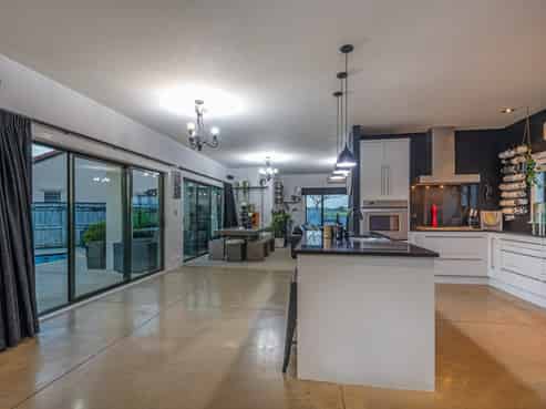 6 Banksia Grove, Milson