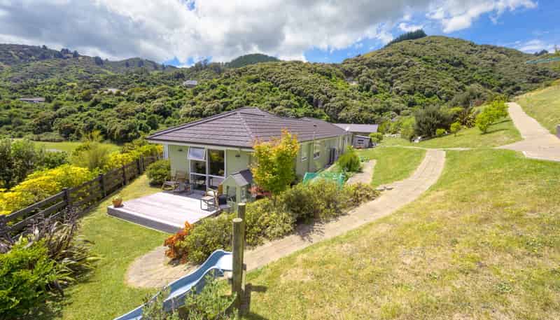 10 Bristol Lane, Atawhai