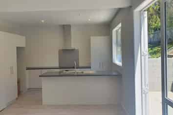 a/305 Adelaide Road, Newtown