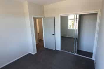 a/305 Adelaide Road, Newtown