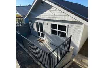 a/305 Adelaide Road, Newtown