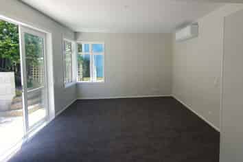 a/305 Adelaide Road, Newtown