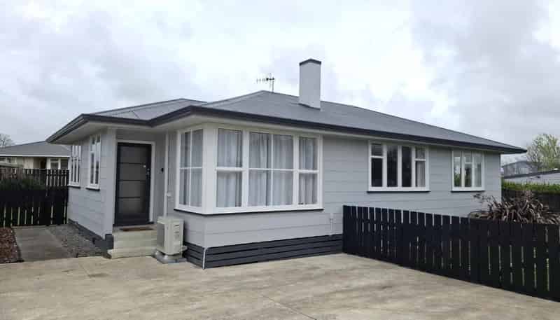 131 High Street, Bulls