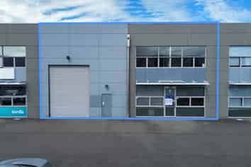 Freshly Renovated in Cavendish Rd