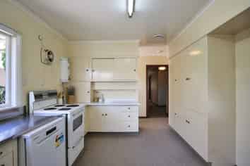 45 Churchill Avenue, Allenton