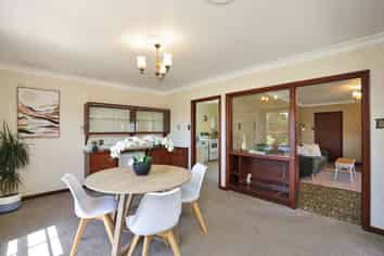 45 Churchill Avenue, Allenton