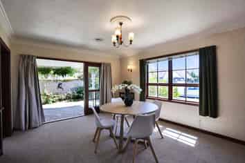 45 Churchill Avenue, Allenton