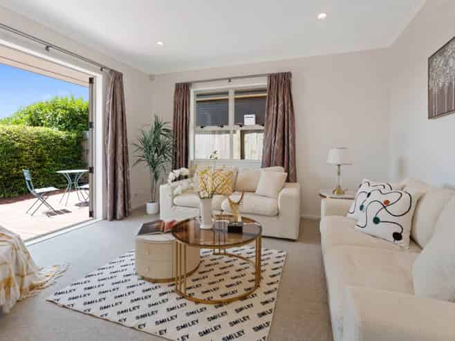 35 Mackay Drive, Greenhithe