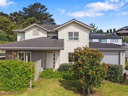 35 Mackay Drive, Greenhithe