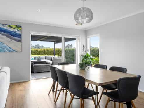 60 Roberts Road, Matakatia