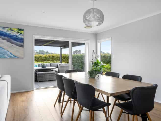 60 Roberts Road, Matakatia