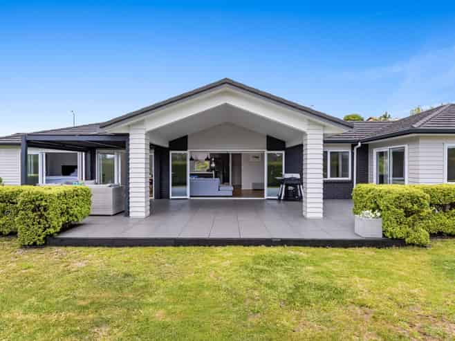 60 Roberts Road, Matakatia