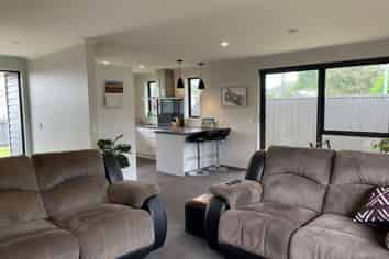 14a Rosalind Street, Stratford