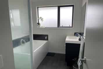 14a Rosalind Street, Stratford