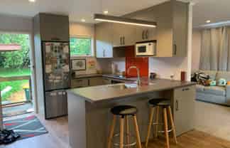 1/6 Waterloo Place, Westown